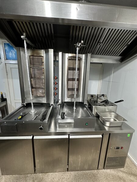 Echipament complet deschidere fast food.