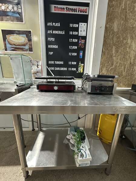 Echipament complet deschidere fast food.